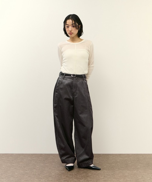 ADAM ET ROPE'(アダムエロペ)の「ピグメントダイエッグパンツ(その他パンツ・レディース・オフホワイト/チャコールグレー・38/36)」の20枚目の写真