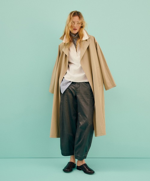 ADAM ET ROPE'(アダムエロペ)の「ピグメントダイエッグパンツ(その他パンツ・レディース・オフホワイト/チャコールグレー・38/36)」の4枚目の写真