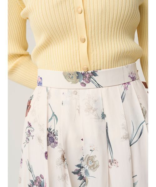 SNIDEL（スナイデル）の「フローラルプリントフレアスカート（スカート・レディース・ピンク/ネイビー/アイボリー・1/0）」の10枚目の写真