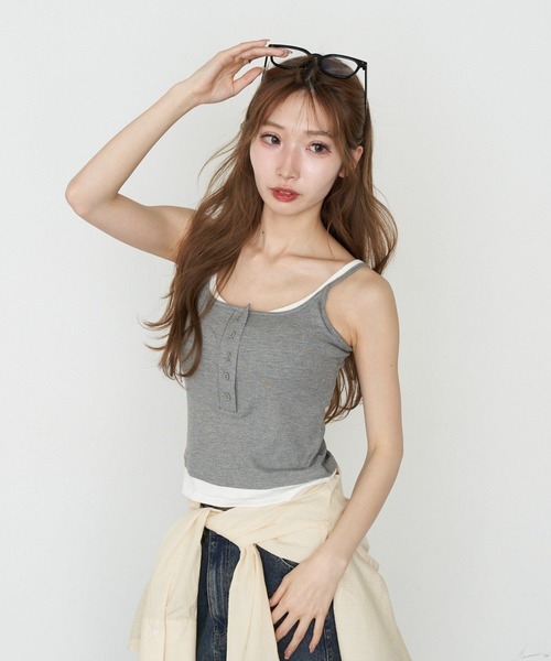 RAY CASSIN(レイカズン)の「パット付レイヤードヘンリーキャミ(キャミソール・レディース・ホワイト/ネイビー/グレー/ブラック・FREE)」の12枚目の写真