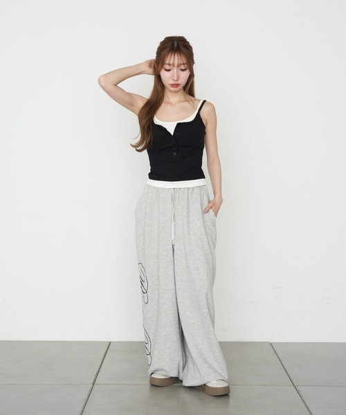 RAY CASSIN(レイカズン)の「パット付レイヤードヘンリーキャミ(キャミソール・レディース・ホワイト/ネイビー/グレー/ブラック・FREE)」の21枚目の写真