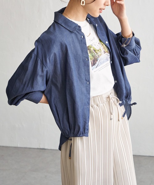 ikka(イッカ)の「【雑誌InRed4月号掲載】ドロストロングテールシャツ【親子コーデ】(シャツ/ブラウス・レディース・ホワイト/ネイビー/ブラウン系その他/グレー/ブルー・L/M/S)」の5枚目の写真