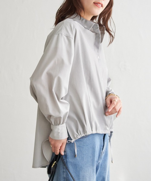 ikka(イッカ)の「【雑誌InRed4月号掲載】ドロストロングテールシャツ【親子コーデ】(シャツ/ブラウス・レディース・ホワイト/ネイビー/ブラウン系その他/グレー/ブルー・L/M/S)」の3枚目の写真