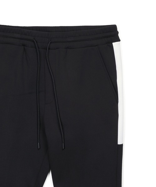 The DUFFER of ST.GEORGE(ザダファーオブセントジョージ)の「〔BLACK LABEL〕SORONA DOUBLE KNIT ATHLETIC SLIM PT:セットアップ対応 ソロナ ダンボールニット スリムパンツ(スウェットパンツ・メンズ・グレー/ブラック/スミクロ・X-LARGE/LARGE/MEDIUM/SMALL)」の19枚目の写真