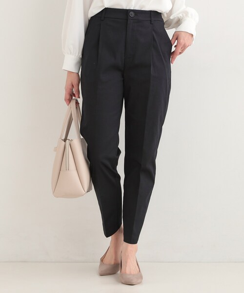 SHOO・LA・RUE（シューラルー）の「【洗濯機可/SS-LL/美脚シルエット】脚を真っ直ぐに見せてくれる スティックパンツ（その他パンツ・レディース・ブラック/ホワイト/イエロー・10/04/03/02/01）」の2枚目の写真