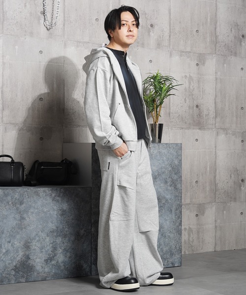 Laufer（ロイファー）の「【Laufer】エンブレム スタッズ バレルスウェットパンツ 【セットアップ可能】/ Emblem Stud Barrel Sweatpants（スウェットパンツ・メンズ・ブラウン/ブラック/グレー・M/L）」の10枚目の写真