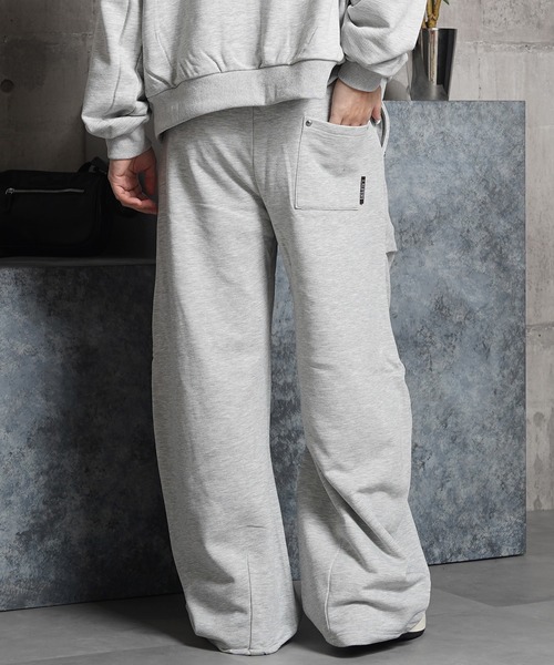 Laufer（ロイファー）の「【Laufer】エンブレム スタッズ バレルスウェットパンツ 【セットアップ可能】/ Emblem Stud Barrel Sweatpants（スウェットパンツ・メンズ・ブラウン/ブラック/グレー・M/L）」の9枚目の写真