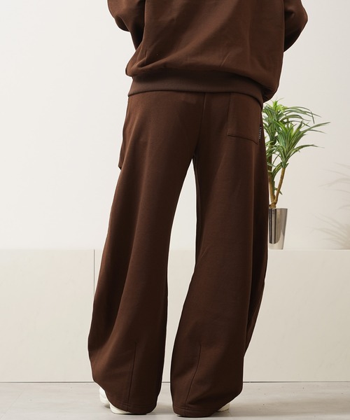Laufer（ロイファー）の「【Laufer】エンブレム スタッズ バレルスウェットパンツ 【セットアップ可能】/ Emblem Stud Barrel Sweatpants（スウェットパンツ・メンズ・ブラウン/ブラック/グレー・M/L）」の16枚目の写真