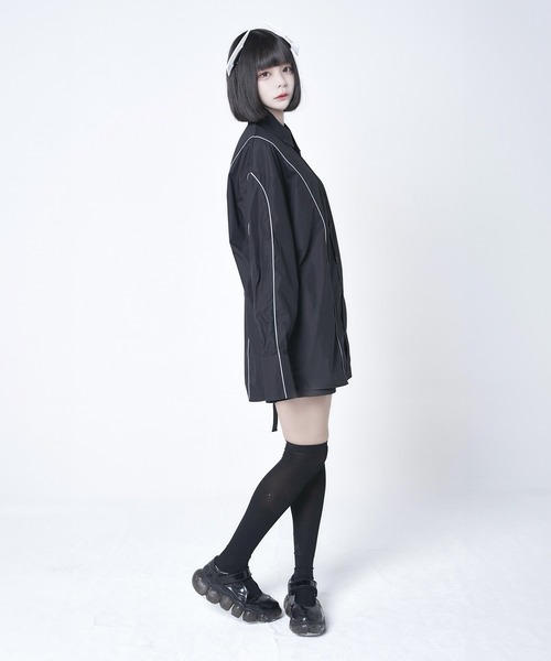 Re:CRYPT(リクリプト)の「ラインデザイン404ビッグシャツ / オーバーサイズ ウエストベルト パイピング ワンポイント刺繍(シャツ/ブラウス・レディース・ブラック・F)」の8枚目の写真