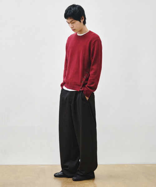 INTEMPOMOOD(インテンポムード)の「オフセットラインワイドスラックス_ブラック(スラックス・メンズ・ブラック・MEDIUM/LARGE/X-LARGE)」の4枚目の写真
