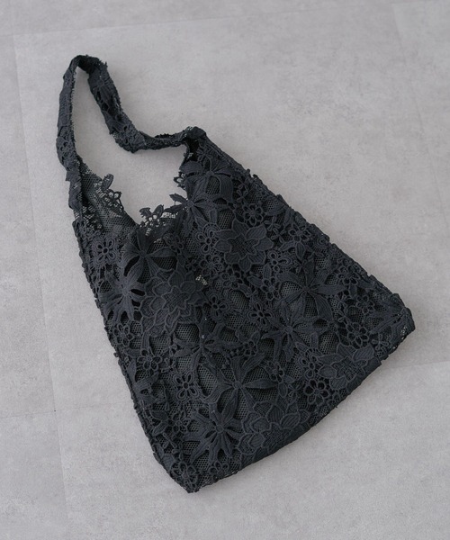 earth music&ecology（アースミュージックアンドエコロジー）の「レースバッグ（トートバッグ・レディース・アイボリー/ブラック・FREE）」の2枚目の写真