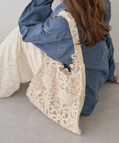 earth music&ecology（アースミュージックアンドエコロジー）の「レースバッグ（トートバッグ・レディース・アイボリー/ブラック・FREE）」の5枚目の写真