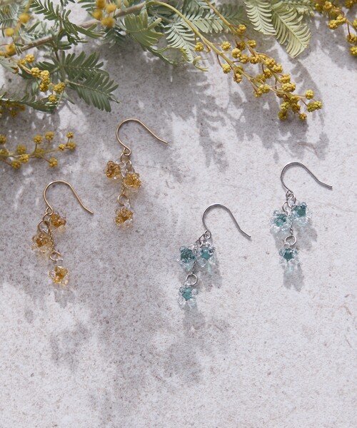 HARIO Lampwork Factory(ハリオランプワークファクトリー)の「【HARIO Lampwork Factory】ピアス ひとふさのミモザ(ピアス(両耳用)・レディース・イエロー/グリーン系その他・フリー)」の3枚目の写真