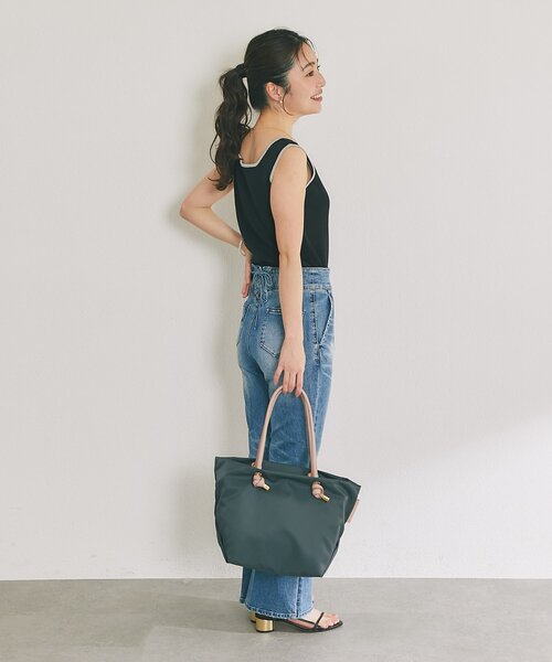 La boutique BonBon（ラブティックボンボン）の「【ヴィオラドーロ】ノットハンドルナイロントート Mサイズ（トートバッグ・レディース・チャコールグレー・FREE）」の5枚目の写真