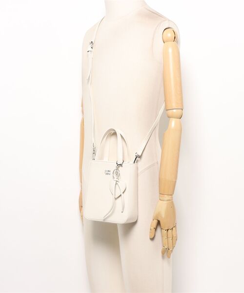 MASHIRO(マシロ)の「【MASHIRO】チャーム付きスクエアボックスミニショルダーバッグ 2WAY(MA/EK532)(ショルダーバッグ・レディース・シルバー/ホワイト/ブラック・FREE)」の22枚目の写真