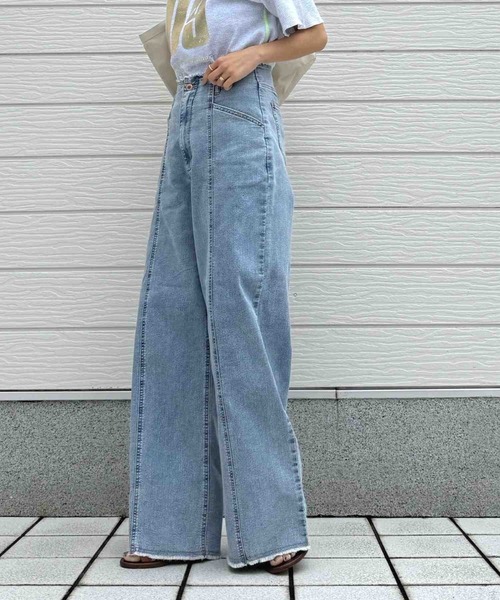 Q(キュー)の「ストレッチデニムパンツ(デニムパンツ・レディース・ライトブルー/アイボリー・MEDIUM)」の20枚目の写真