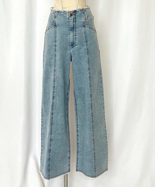 Q(キュー)の「ストレッチデニムパンツ(デニムパンツ・レディース・ライトブルー/アイボリー・MEDIUM)」の5枚目の写真