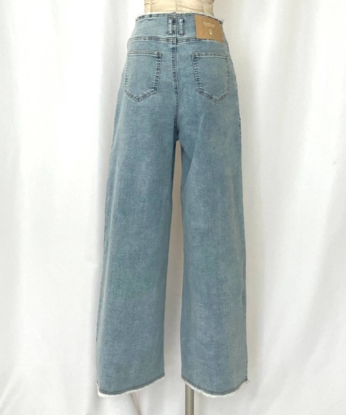 Q(キュー)の「ストレッチデニムパンツ(デニムパンツ・レディース・ライトブルー/アイボリー・MEDIUM)」の7枚目の写真
