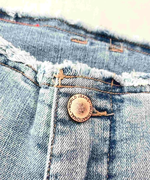 Q(キュー)の「ストレッチデニムパンツ(デニムパンツ・レディース・ライトブルー/アイボリー・MEDIUM)」の9枚目の写真