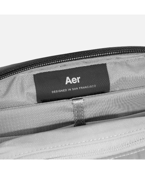 Aer（エアー）の「AER　Day Sling 4　/　AER-21072（ショルダーバッグ・メンズ・ブラック・FREE）」の12枚目の写真