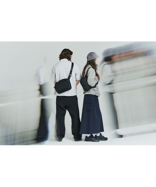 Aer（エアー）の「AER　Day Sling 4　/　AER-21072（ショルダーバッグ・メンズ・ブラック・FREE）」の17枚目の写真