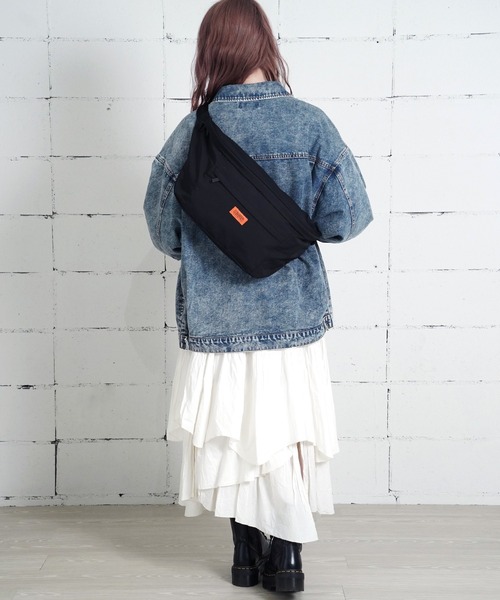 UNIVERSAL OVERALL（ユニバーサルオーバーオール）の「"07"≪UNIVERSAL OVERALL≫4ポケット/12L ビッグ ヒップバッグ（ボディバッグ/ウエストポーチ・メンズ・ブラック/チャコールグレー/カーキブラウン・ONE SIZE）」の4枚目の写真