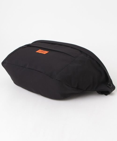 UNIVERSAL OVERALL（ユニバーサルオーバーオール）の「"07"≪UNIVERSAL OVERALL≫4ポケット/12L ビッグ ヒップバッグ（ボディバッグ/ウエストポーチ・メンズ・ブラック/チャコールグレー/カーキブラウン・ONE SIZE）」の19枚目の写真