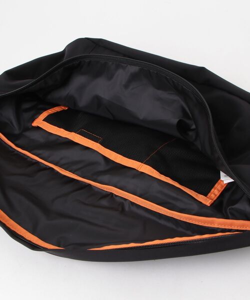 UNIVERSAL OVERALL（ユニバーサルオーバーオール）の「"07"≪UNIVERSAL OVERALL≫4ポケット/12L ビッグ ヒップバッグ（ボディバッグ/ウエストポーチ・メンズ・ブラック/チャコールグレー/カーキブラウン・ONE SIZE）」の20枚目の写真