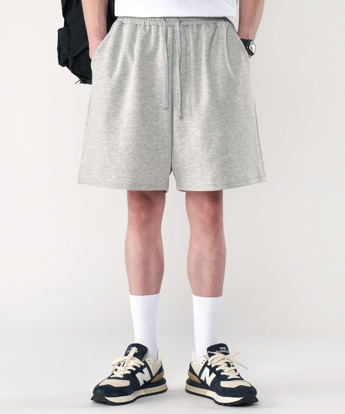 UNTAPPED STUDIO(アンタップドスタジオ)の「バミューダビッグワイドトレーニングバンディングショートパンツ2カラー(その他パンツ・レディース・グレー/ブラック・XL/L/M/XXX-LARGE/2XL)」の3枚目の写真