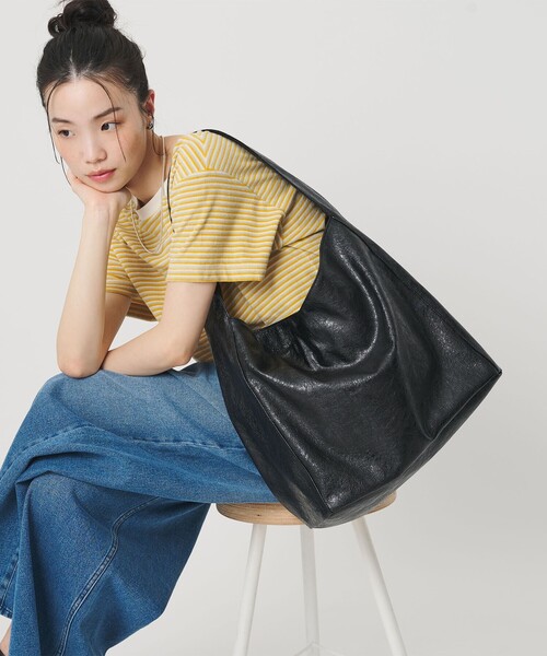 BEAUTY&YOUTH UNITED ARROWS(ビューティーアンドユースユナイテッドアローズ)の「レザーライク ビッグ ワンショルダーバッグ(ショルダーバッグ・レディース・ブラック/ダークブラウン・FREE)」の5枚目の写真