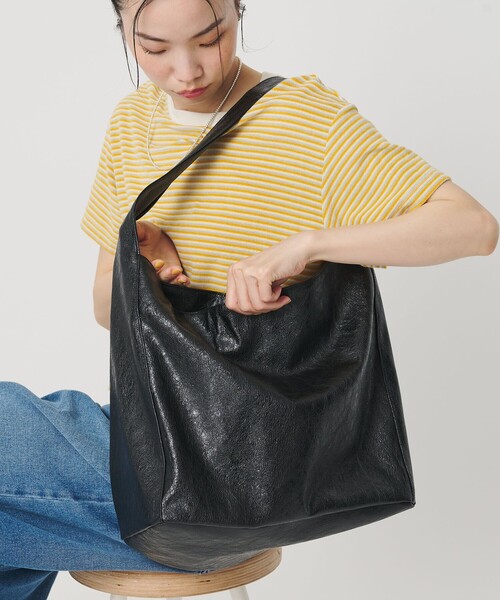 BEAUTY&YOUTH UNITED ARROWS(ビューティーアンドユースユナイテッドアローズ)の「レザーライク ビッグ ワンショルダーバッグ(ショルダーバッグ・レディース・ブラック/ダークブラウン・FREE)」の6枚目の写真