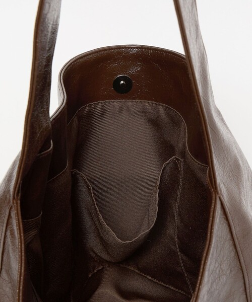 BEAUTY&YOUTH UNITED ARROWS(ビューティーアンドユースユナイテッドアローズ)の「レザーライク ビッグ ワンショルダーバッグ(ショルダーバッグ・レディース・ブラック/ダークブラウン・FREE)」の17枚目の写真