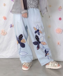 ScoLar（スカラー）の「162605：パッチワークお花アップリケデニムパンツ（デニムパンツ）」