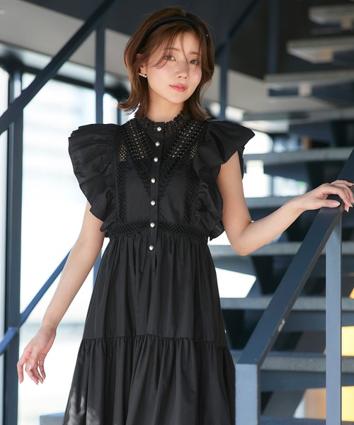 RUIRUE BOUTIQUE(ルイルエブティック)の「洗える | ティアード ボリューム シャツワンピース | ワンピース・夏ワンピース・ロングワンピース・リゾートワンピース・レースワンピース・ティアードスカート・フレアスカート(シャツワンピース・レディース・オフホワイト/ブラック/ネイビー・S/M/L)」の2枚目の写真