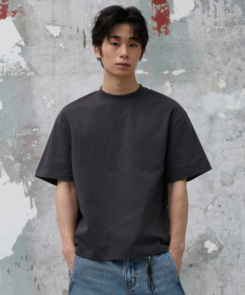 AGOD（エージーオーディー）の「バックインシジョンクロップハーフTシャツ[チャコール]（Tシャツ/カットソー・レディース・その他・SMALL/MEDIUM/LARGE）」の2枚目の写真