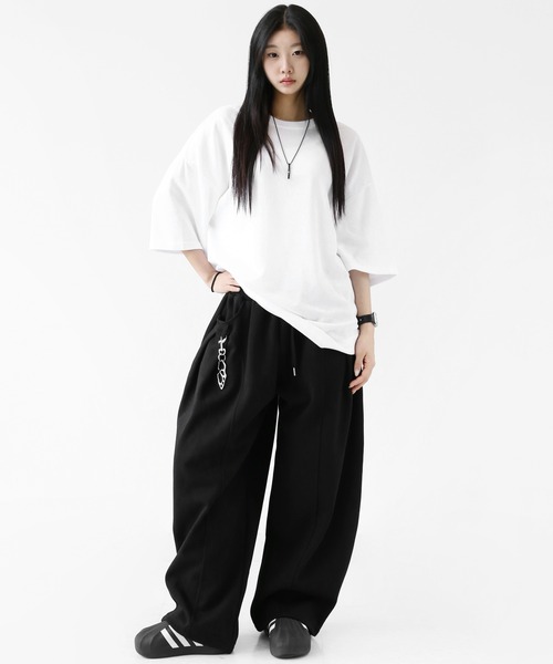 minsobi(ミンソビ)の「ラベルディテール バックアート ビッグTシャツ ユニセックス(Tシャツ/カットソー・メンズ・ホワイト/ブラック・FREE)」の12枚目の写真