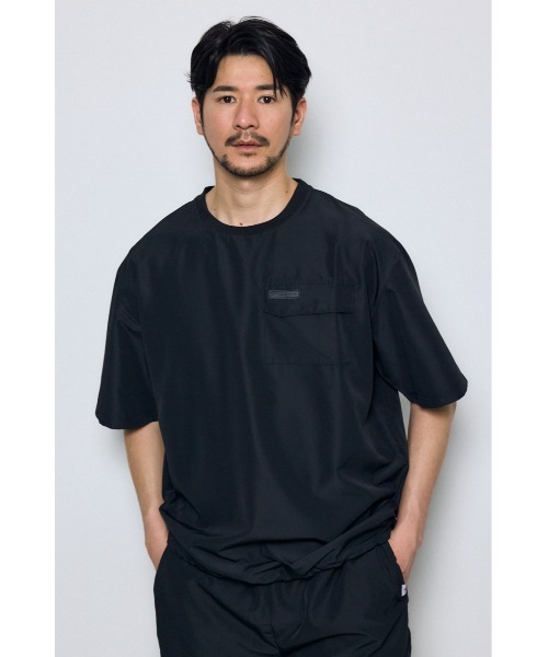 AZUL by moussy(アズールバイマウジー)の「【UVカット、遮熱、接触冷感】ひんやり♪SHELTECH Light ポケットTシャツ 春服 夏服(Tシャツ/カットソー・メンズ・グレー系その他/ブラック/グレー・SMALL/MEDIUM/LARGE)」の4枚目の写真