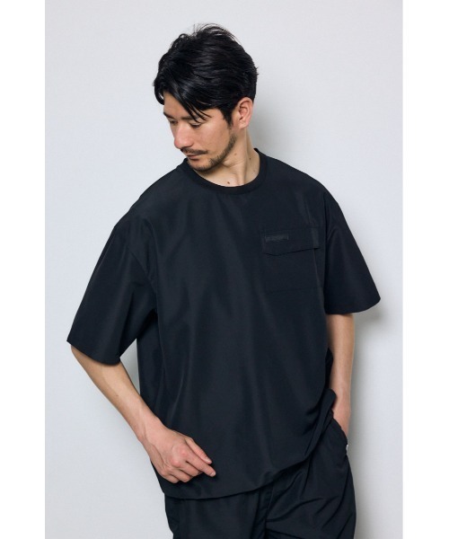 AZUL by moussy(アズールバイマウジー)の「【UVカット、遮熱、接触冷感】ひんやり♪SHELTECH Light ポケットTシャツ 春服 夏服(Tシャツ/カットソー・メンズ・グレー系その他/ブラック/グレー・SMALL/MEDIUM/LARGE)」の5枚目の写真