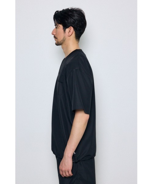 AZUL by moussy(アズールバイマウジー)の「【UVカット、遮熱、接触冷感】ひんやり♪SHELTECH Light ポケットTシャツ 春服 夏服(Tシャツ/カットソー・メンズ・グレー系その他/ブラック/グレー・SMALL/MEDIUM/LARGE)」の8枚目の写真