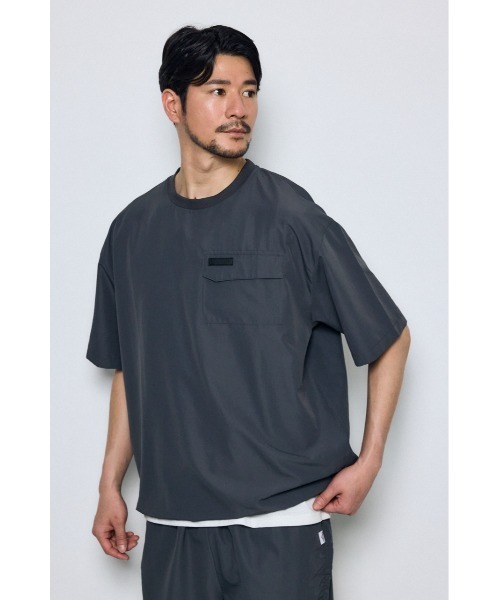 AZUL by moussy(アズールバイマウジー)の「【UVカット、遮熱、接触冷感】ひんやり♪SHELTECH Light ポケットTシャツ 春服 夏服(Tシャツ/カットソー・メンズ・グレー系その他/ブラック/グレー・SMALL/MEDIUM/LARGE)」の15枚目の写真