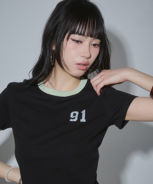 ENVYM(アンビー)の「ナンバリングリンガーTシャツ(Tシャツ/カットソー・レディース・チャコールグレー/ブラック/ホワイト/レッド・FREE)」の3枚目の写真