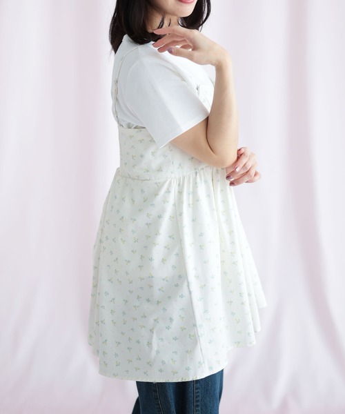 Ruwan yu(ルワンユー)の「小花柄バックシャーリングキャミチュニック(キャミソール・レディース・ホワイト・L/LL/3L/4L)」の5枚目の写真