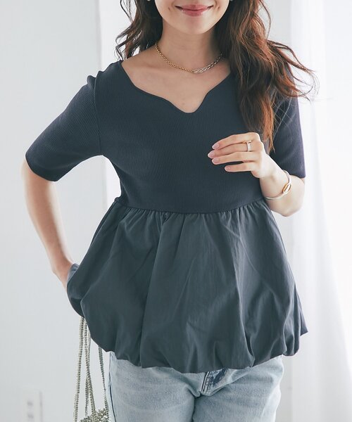 La boutique BonBon(ラブティックボンボン)の「【接触冷感・UVカット】クールタッチUV5分袖バルーンペプラムニット(ニット/セーター・レディース・ホワイト/チャコールグレー・FREE)」の1枚目の写真