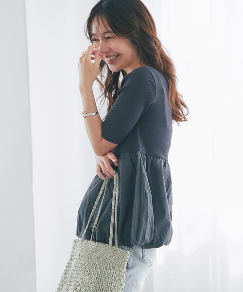 La boutique BonBon(ラブティックボンボン)の「【接触冷感・UVカット】クールタッチUV5分袖バルーンペプラムニット(ニット/セーター・レディース・ホワイト/チャコールグレー・FREE)」の19枚目の写真