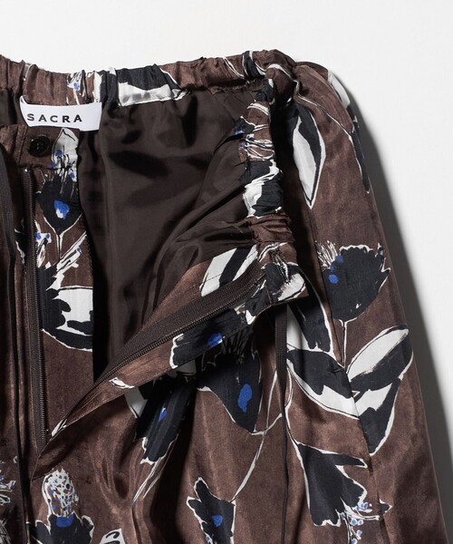 SACRA（サクラ）の「＜SACRA＞ペイント フローラ パンツ（その他パンツ・レディース・ブラウン系・38/36）」の12枚目の写真