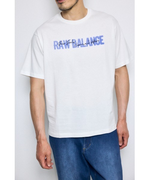 AZUL by moussy(アズールバイマウジー)の「ダブルロゴプリントTEE(Tシャツ/カットソー・メンズ・ホワイト/チャコールグレー/ブラック・LARGE/MEDIUM)」の2枚目の写真