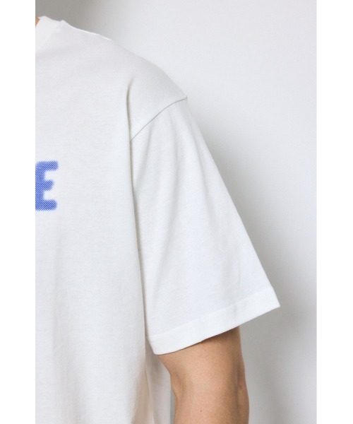 AZUL by moussy(アズールバイマウジー)の「ダブルロゴプリントTEE(Tシャツ/カットソー・メンズ・ホワイト/チャコールグレー/ブラック・LARGE/MEDIUM)」の11枚目の写真