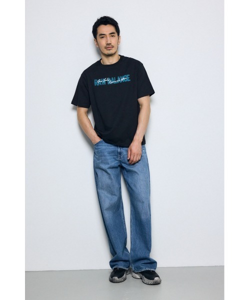 AZUL by moussy(アズールバイマウジー)の「ダブルロゴプリントTEE(Tシャツ/カットソー・メンズ・ホワイト/チャコールグレー/ブラック・LARGE/MEDIUM)」の15枚目の写真