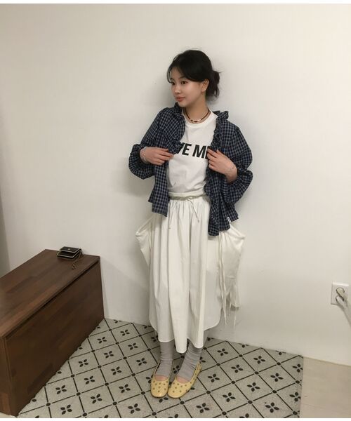 MELLOTORY(メロートリー)の「フリルネックチェックブラウス (2カラー)(シャツ/ブラウス・レディース・ライトブルー/ネイビー・FREE)」の7枚目の写真