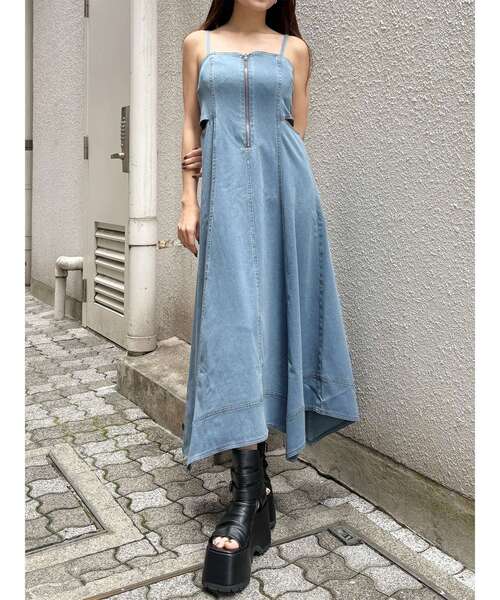 MURUA(ムルーア)の「デニムライクサイドカットワンピース 夏服(ワンピース・レディース・ブラック/ブルー・1/2)」の1枚目の写真